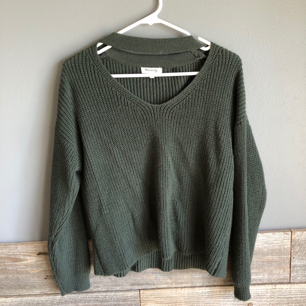 Olive sweater with choker